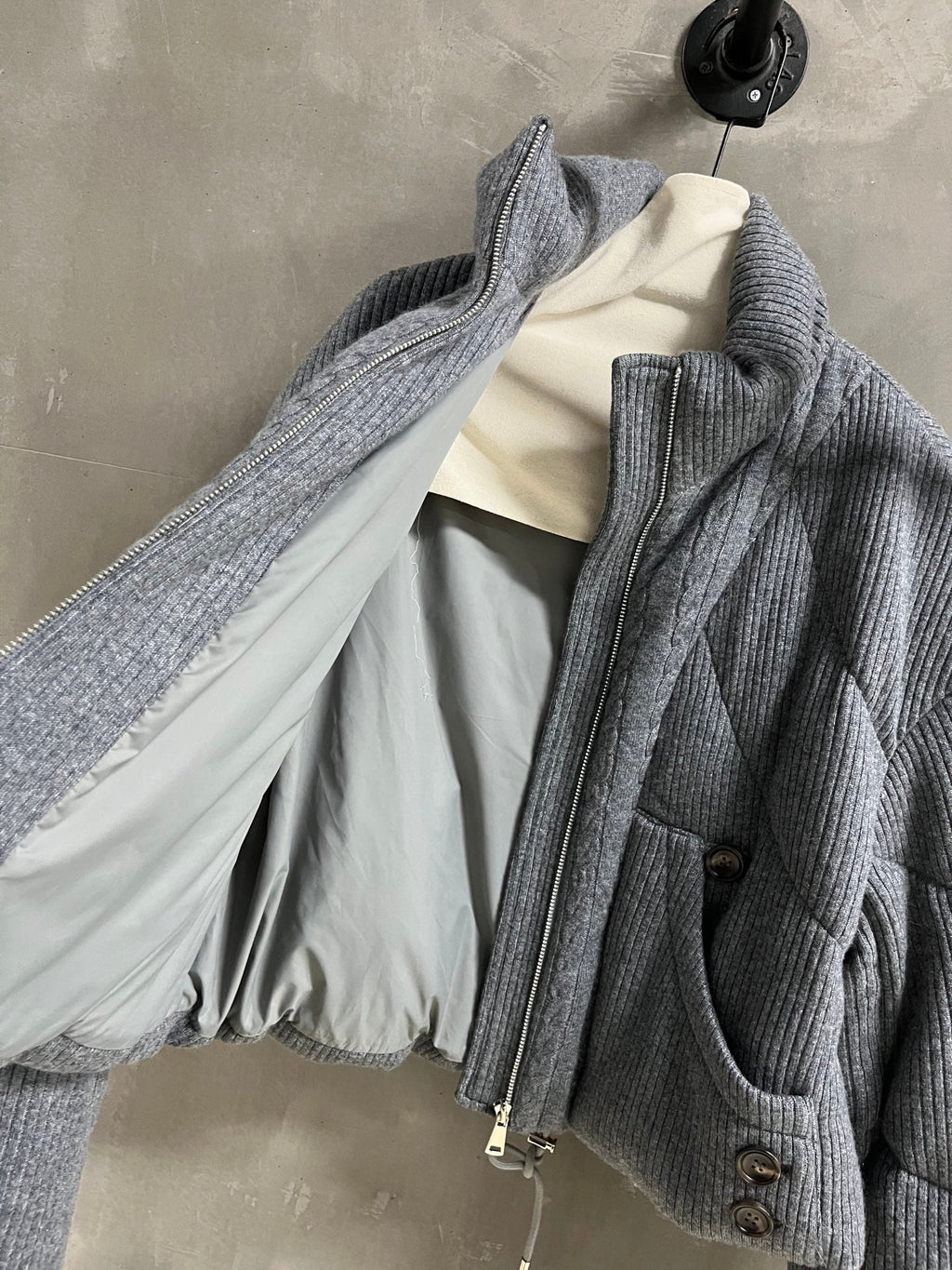 MIUMIU DOWN JACKET STYLE 689