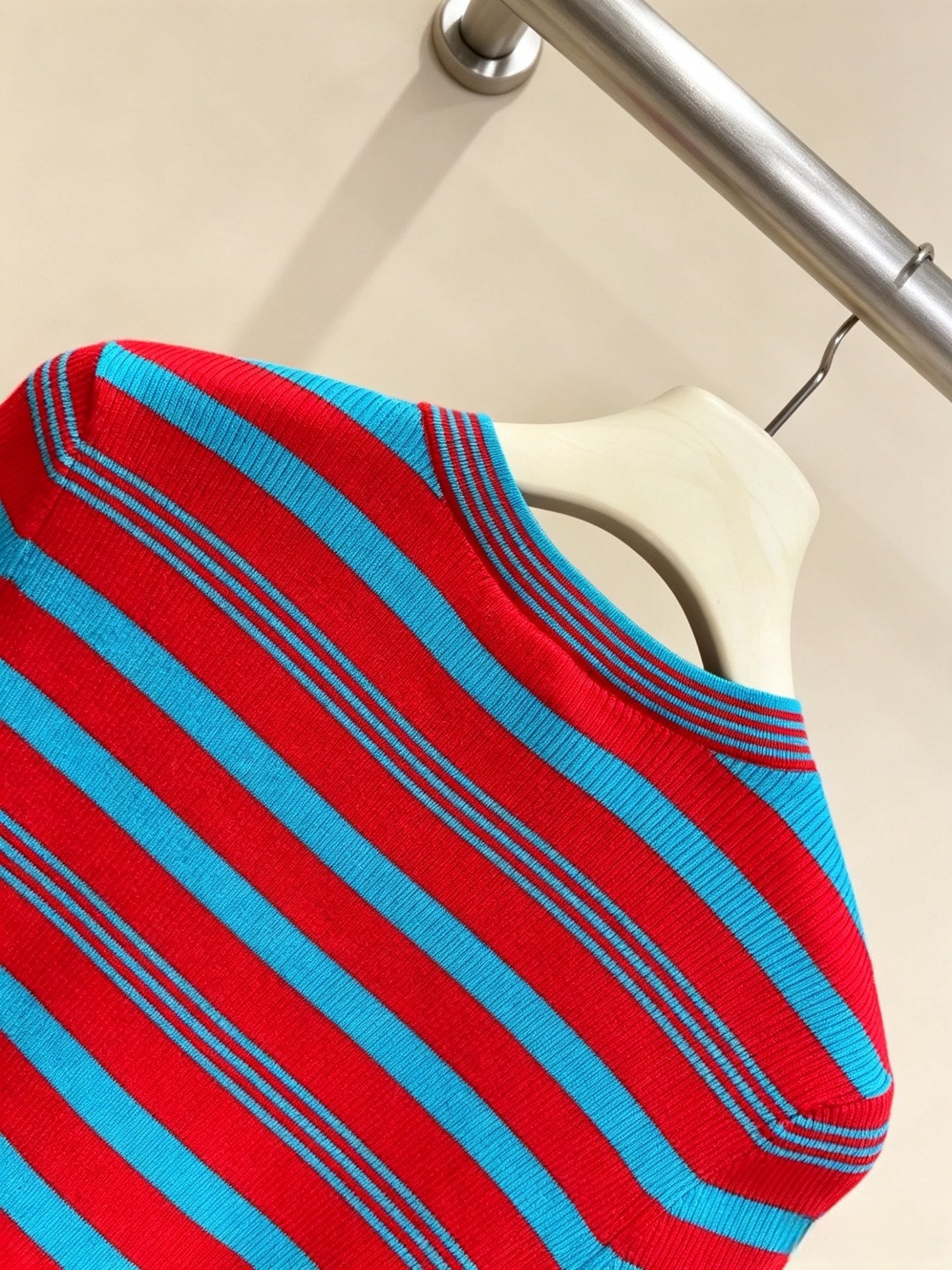 CHANEL 26S SHORT-SLEEVE KNIT TOP 1383