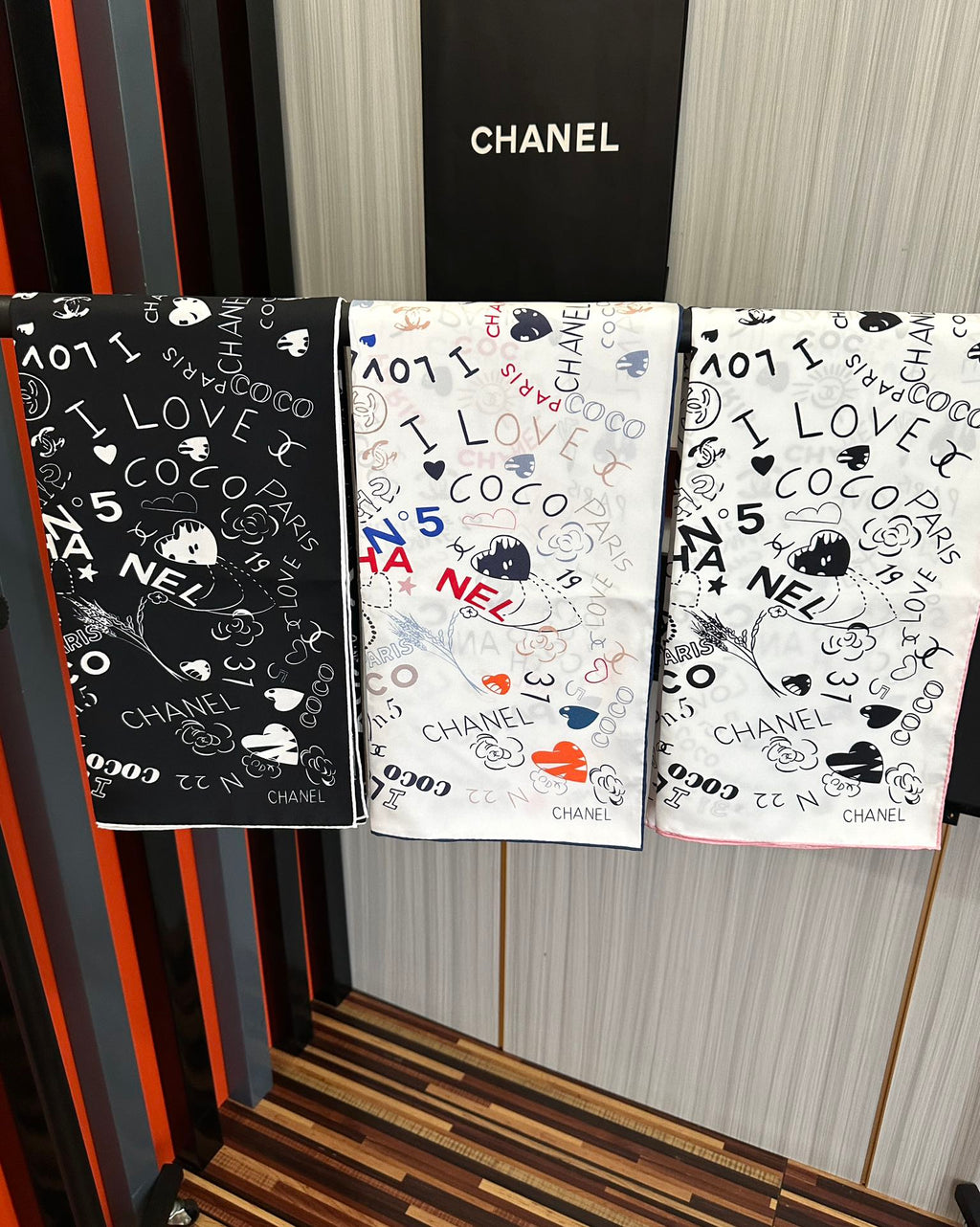 CHANEL 25S SCARF 90 IN SILK 738419