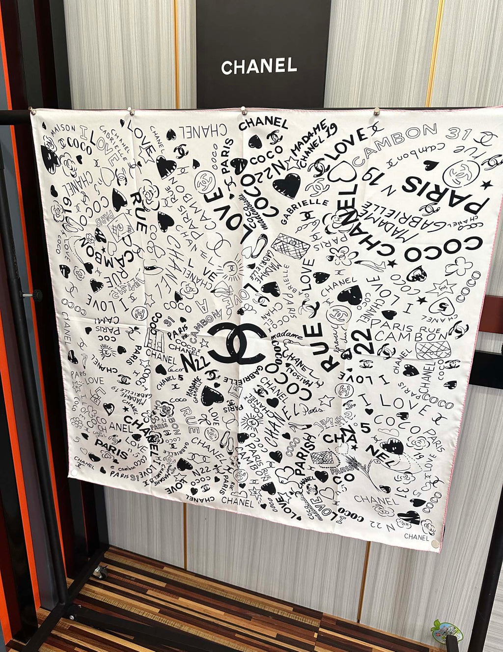 CHANEL 25S SCARF 90 IN SILK 738421