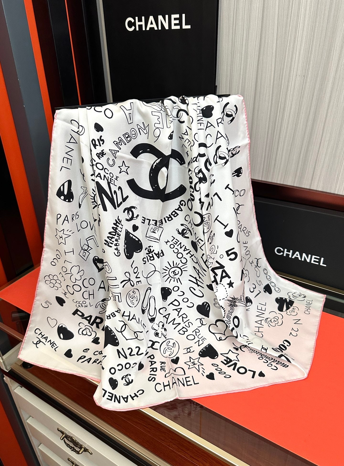 CHANEL 26S SCARF 90 IN SILK 311895