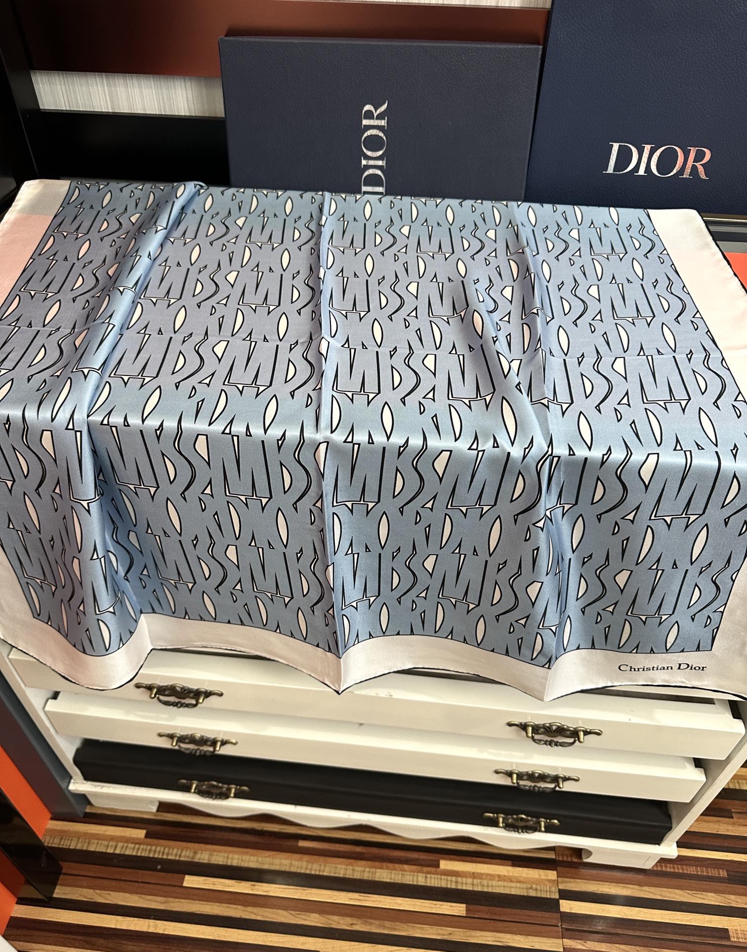 DIOR 26S SCARF 90CM IN SILK 307333