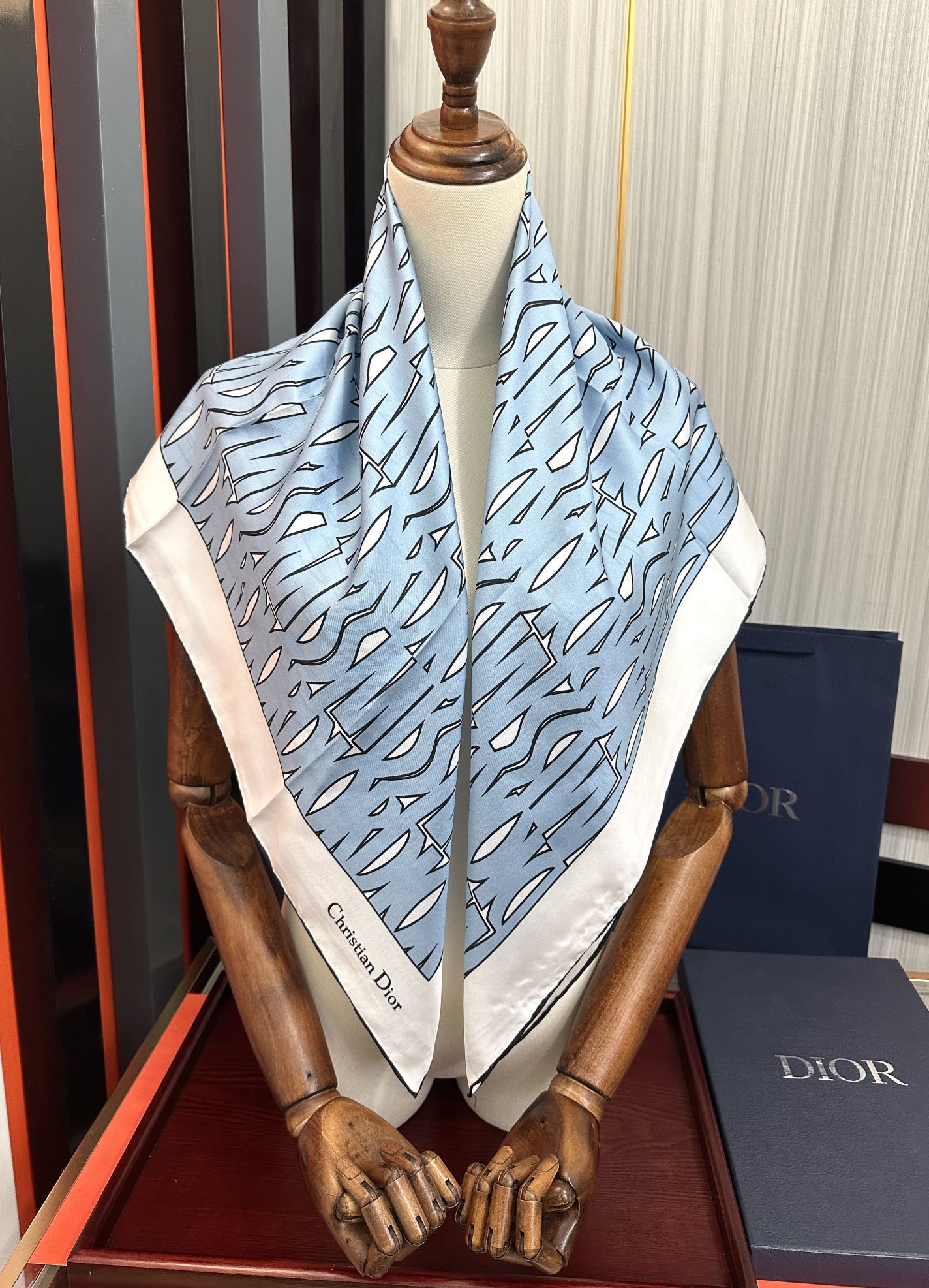 DIOR 26S SCARF 90CM IN SILK 307333