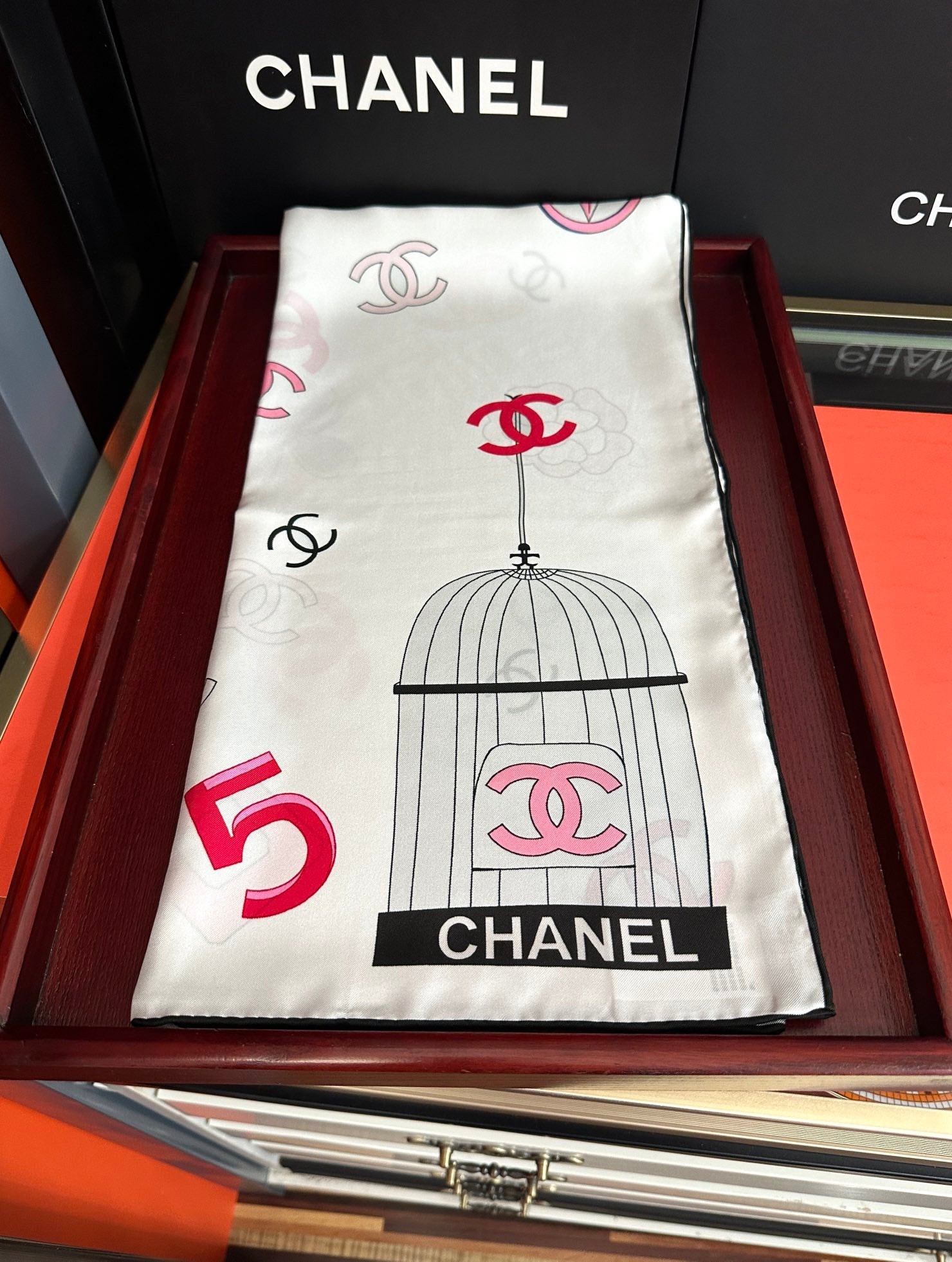 CHANEL 26S SCARF 90 IN SILK 309279