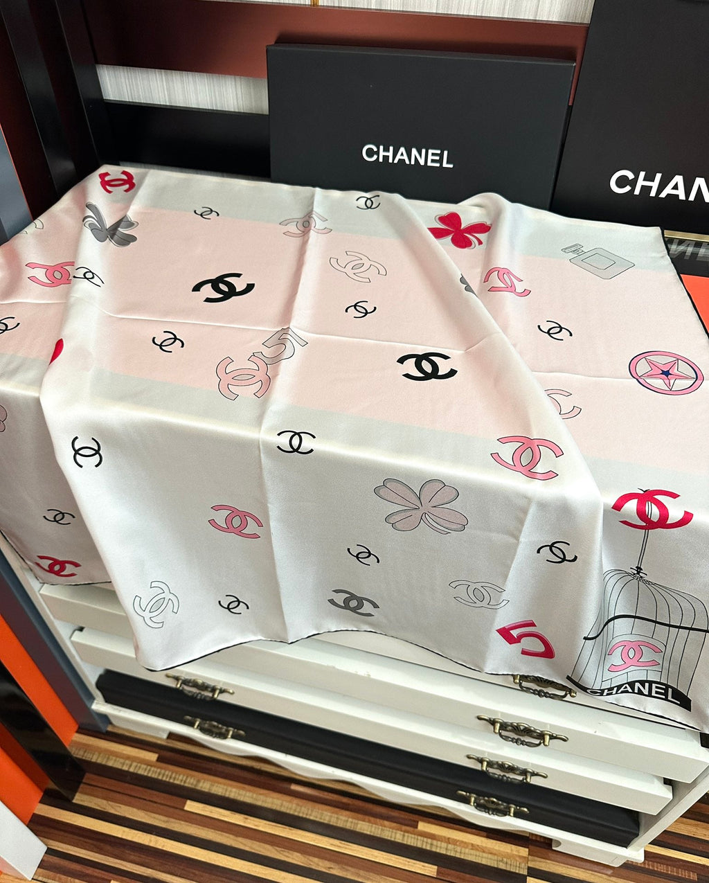CHANEL 26S SCARF 90 IN SILK 309279