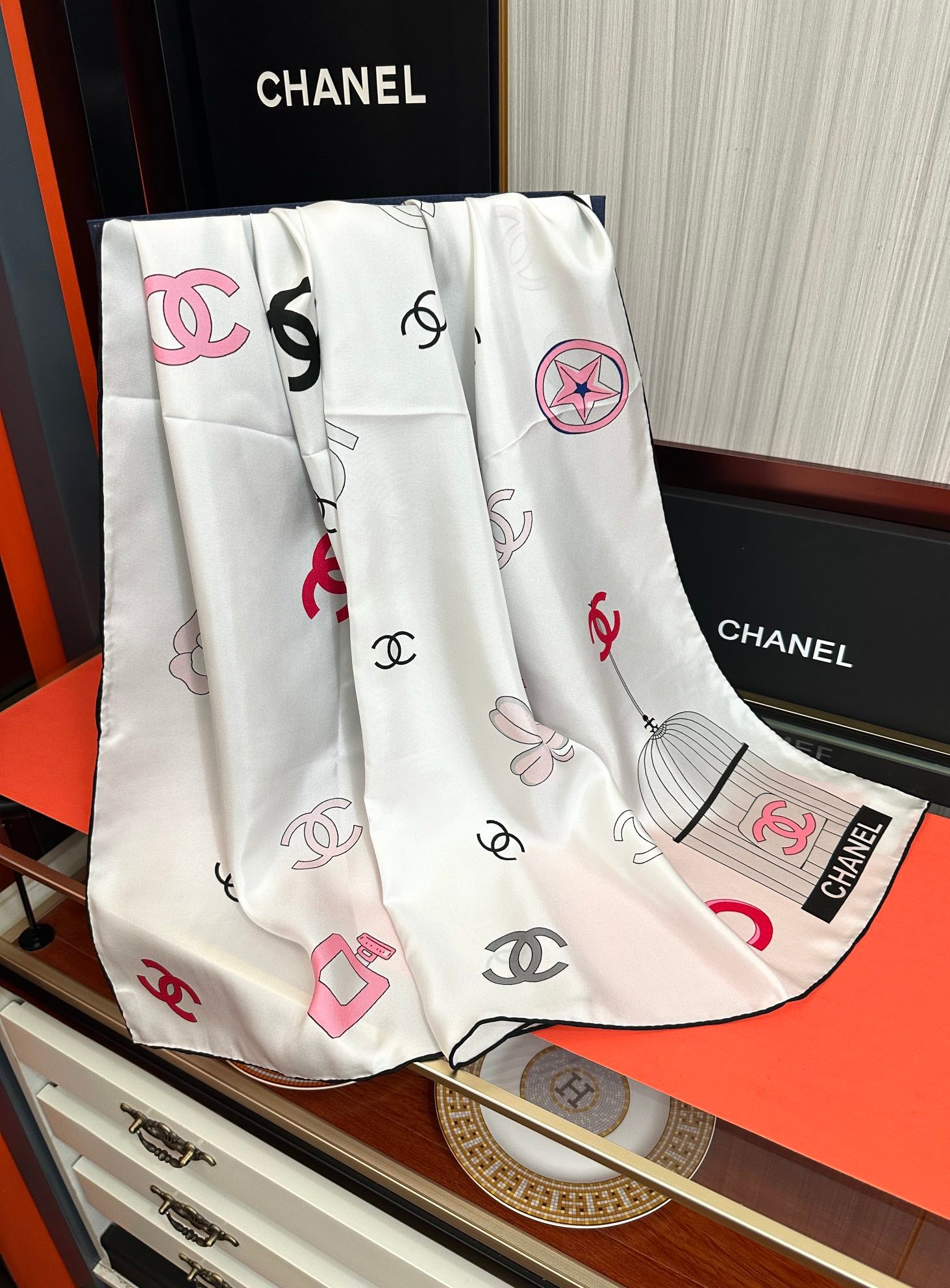 CHANEL 26S SCARF 90 IN SILK 309279