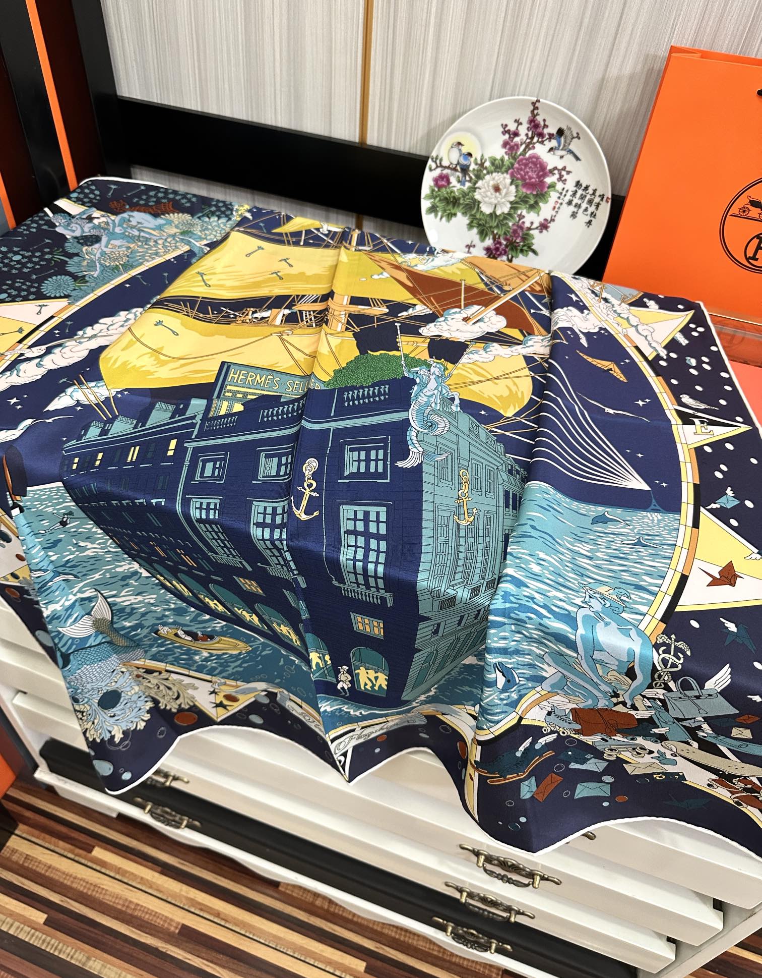 HERMES 26S PRINTED SQUARE SCARF 90 IN SILK 312023