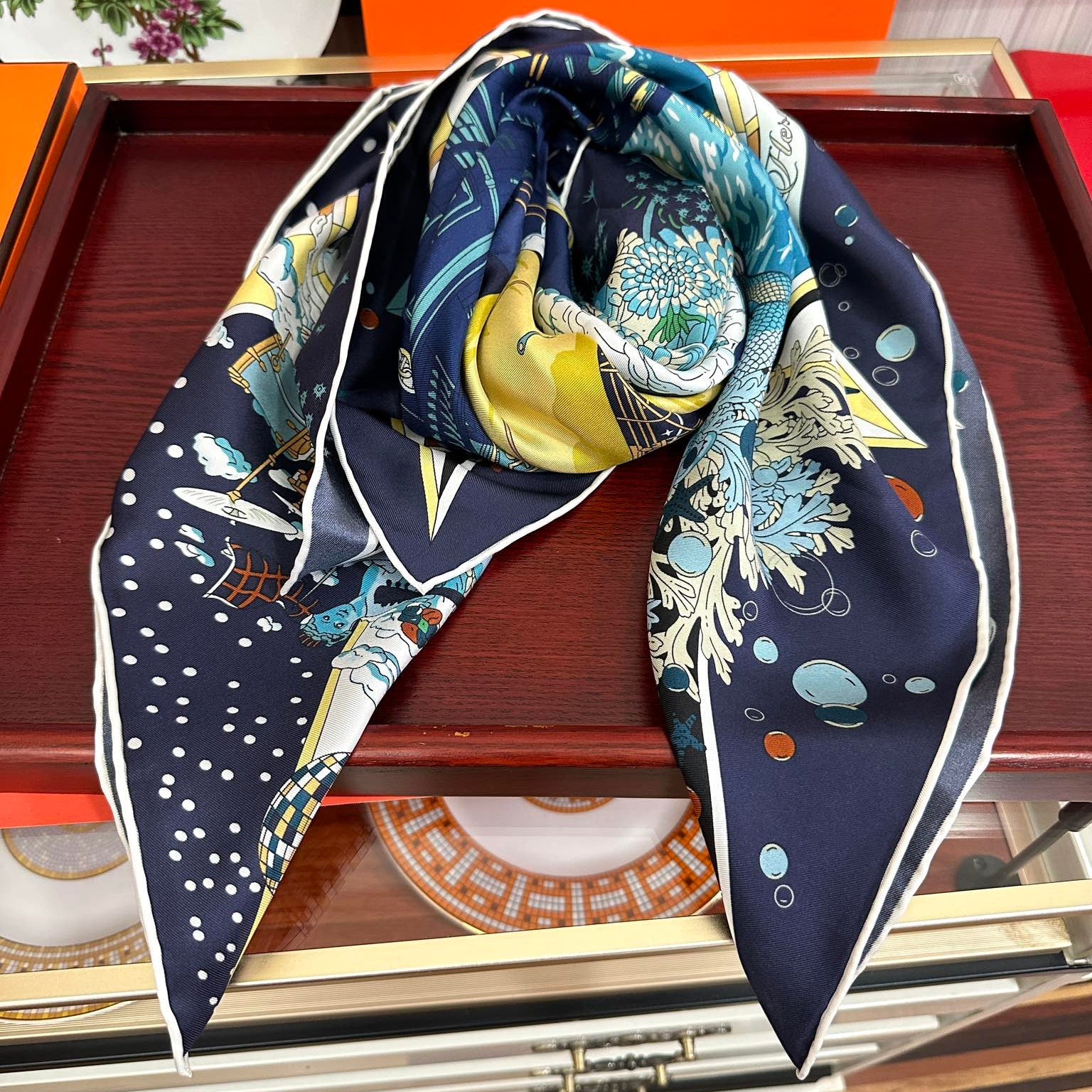 HERMES 26S PRINTED SQUARE SCARF 90 IN SILK 312023