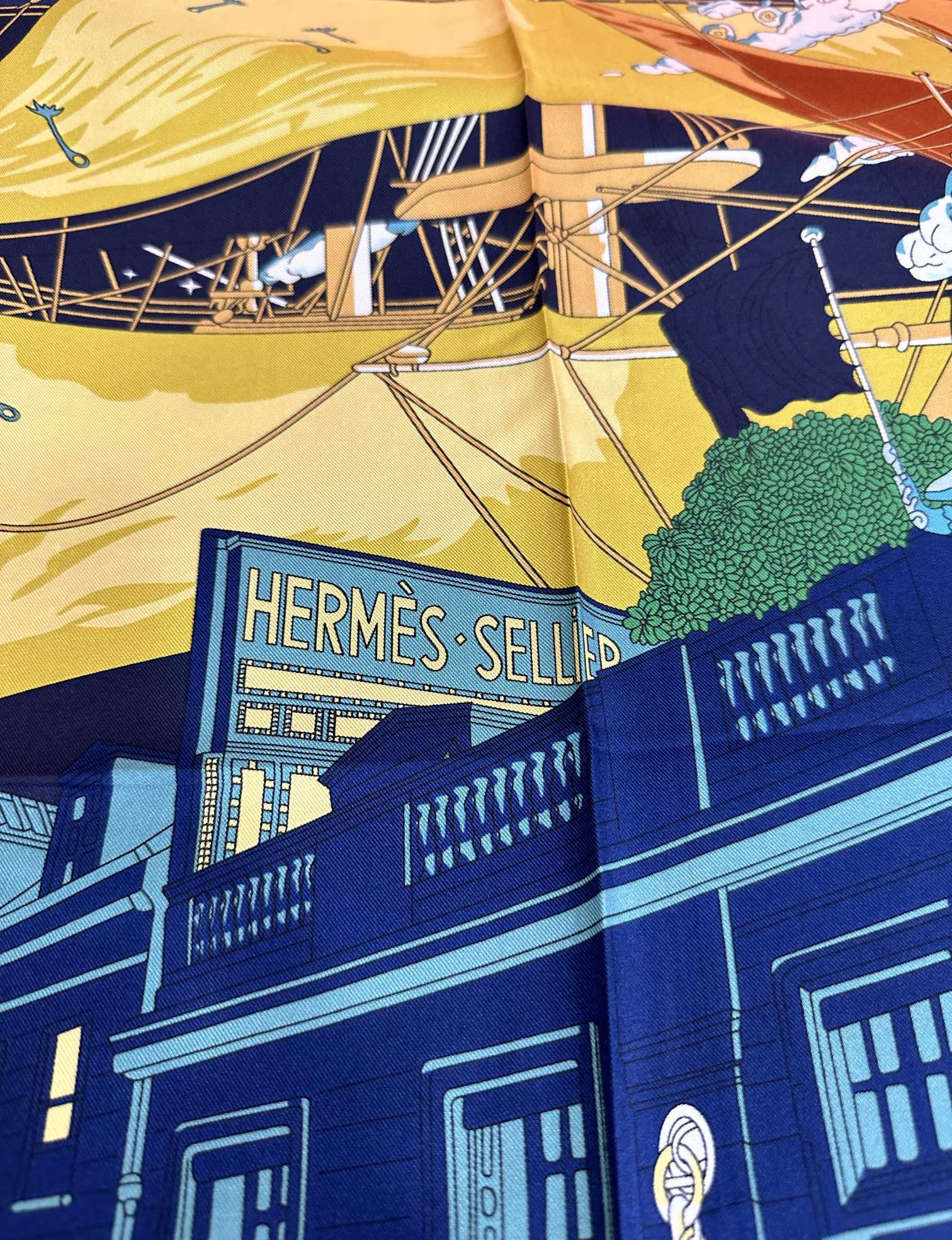 HERMES 26S PRINTED SQUARE SCARF 90 IN SILK 312023