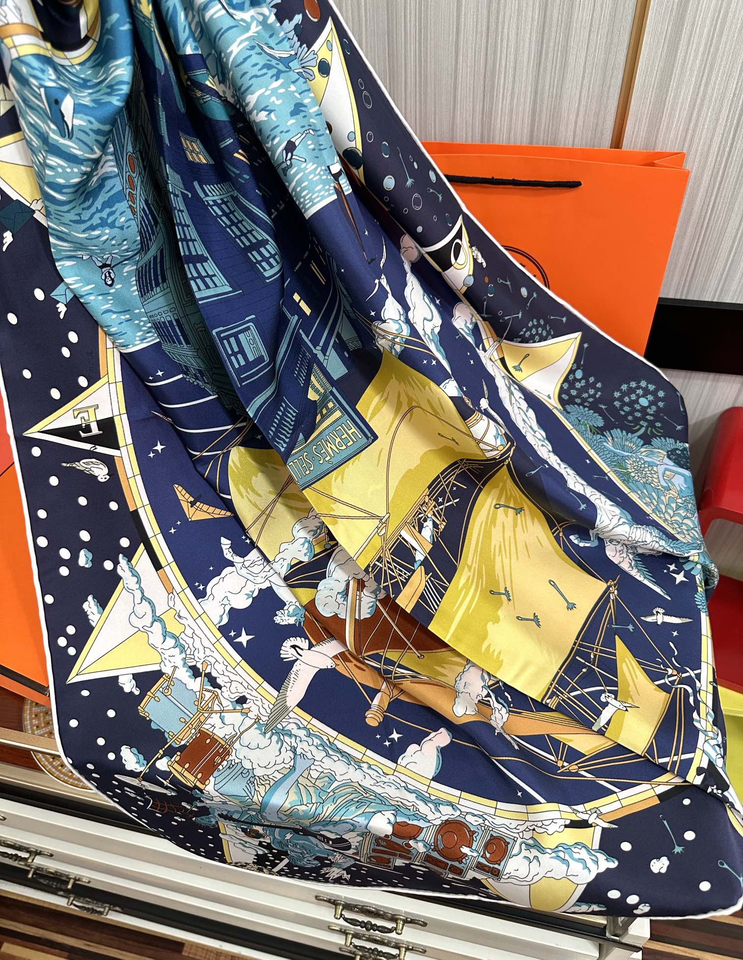 HERMES 26S PRINTED SQUARE SCARF 90 IN SILK 312023