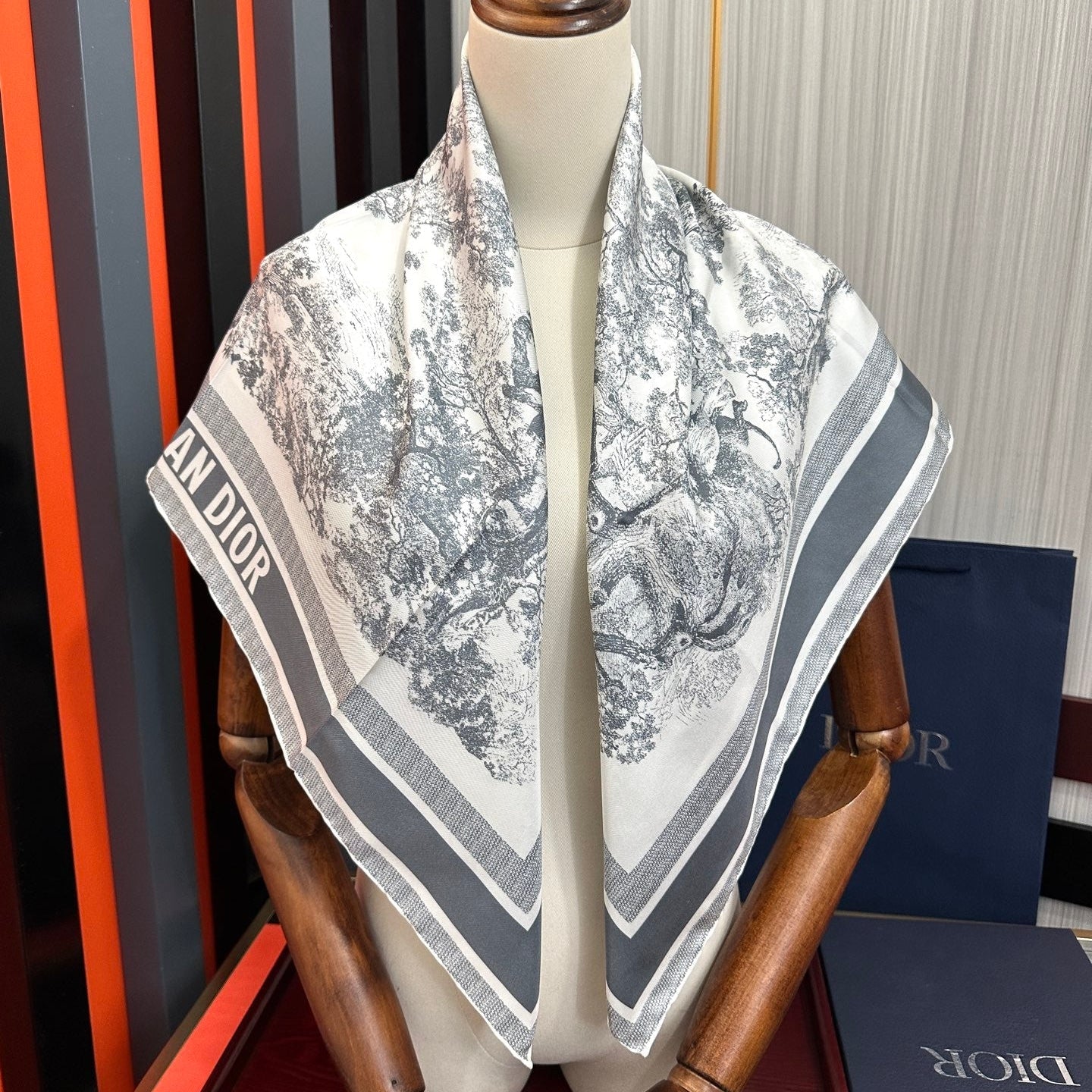 DIOR 26S SCARF 90CM IN SILK 313454