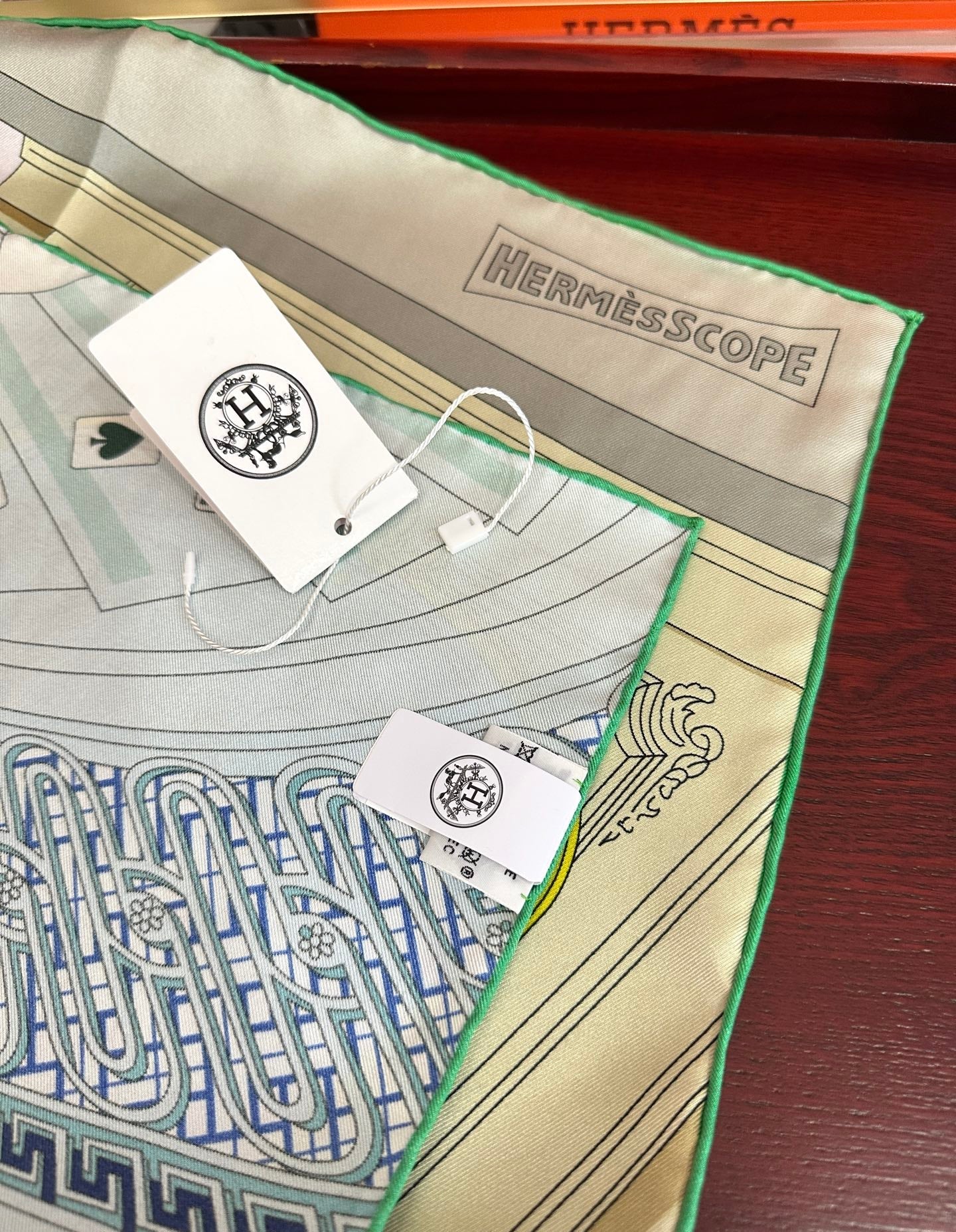 HERMES 26S SCARF 90 IN SILK 303325