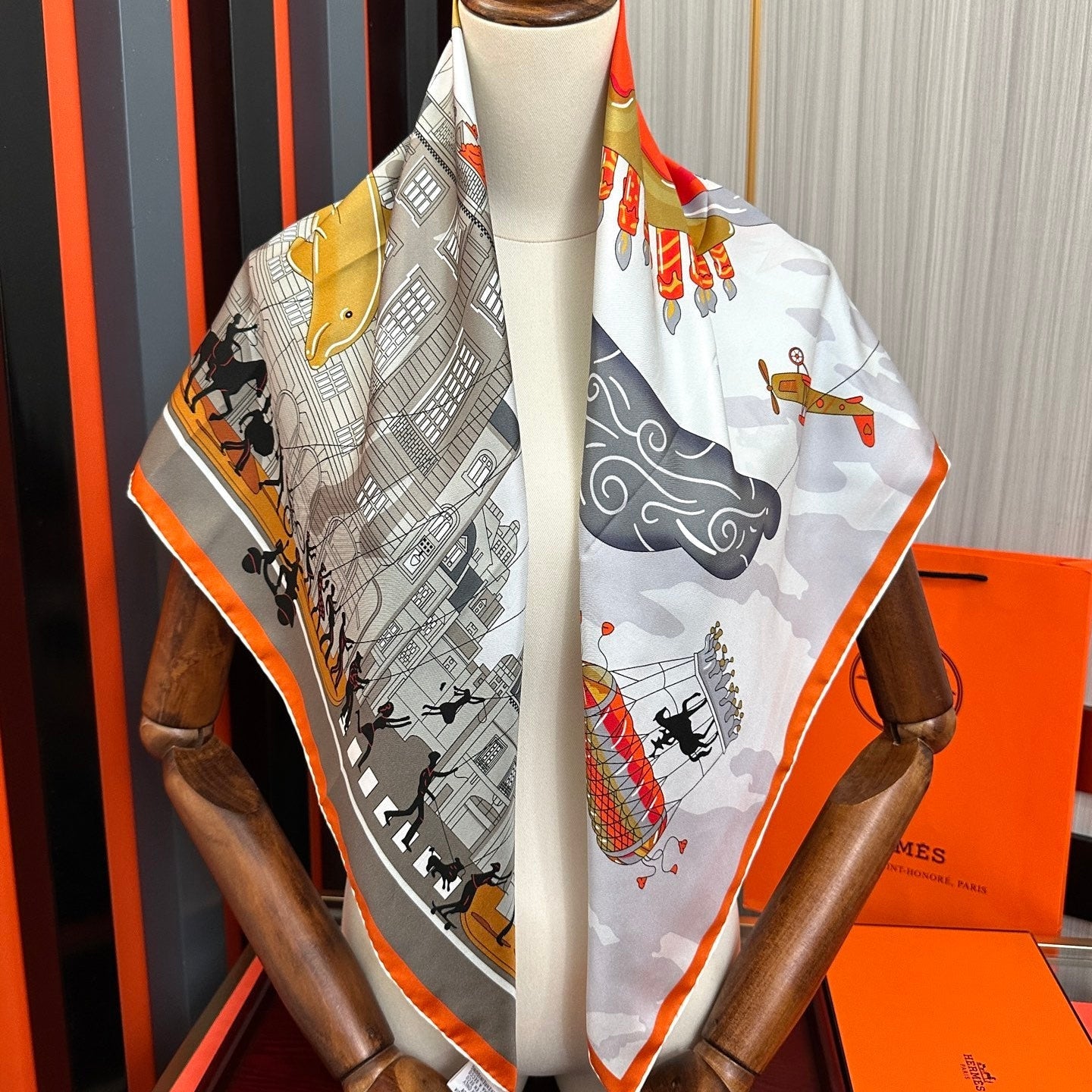 HERMES 26S PRINTED SQUARE SCARF 90 IN SILK 307339