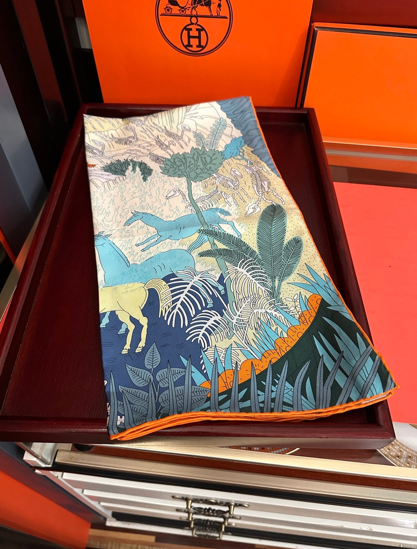HERMES 26S SCARF 90 IN SILK 304198