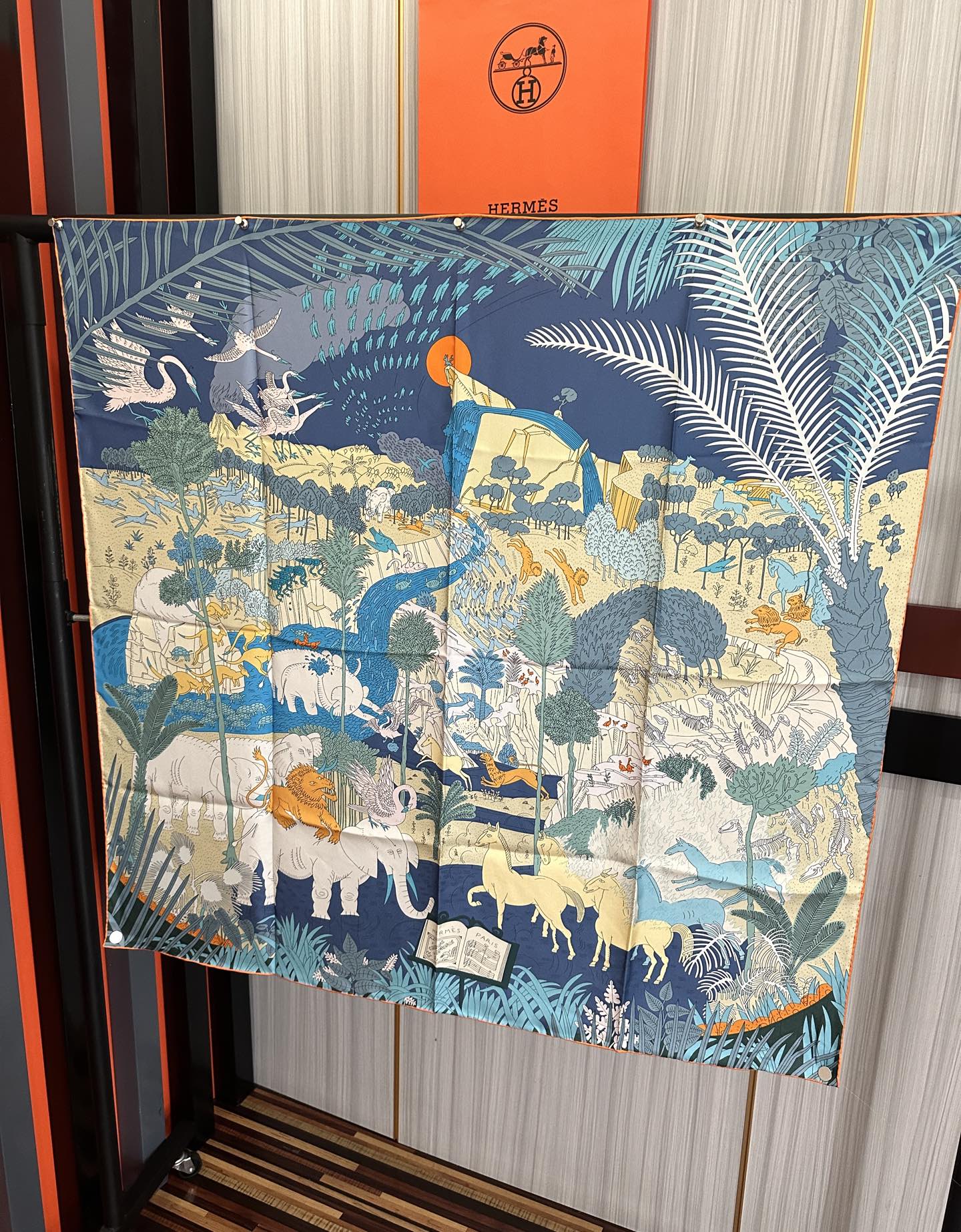 HERMES 26S SCARF 90 IN SILK 304198