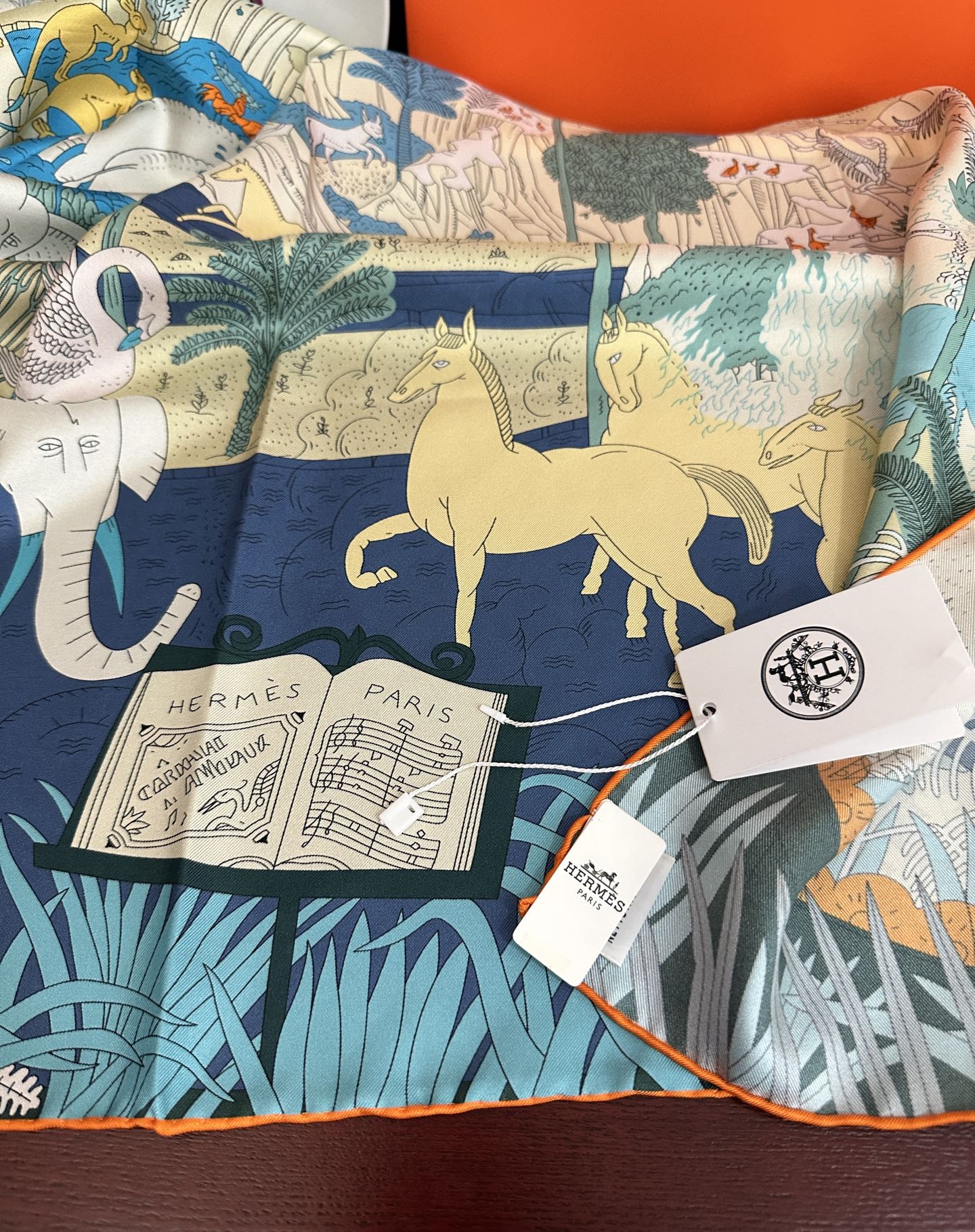 HERMES 26S SCARF 90 IN SILK 304198