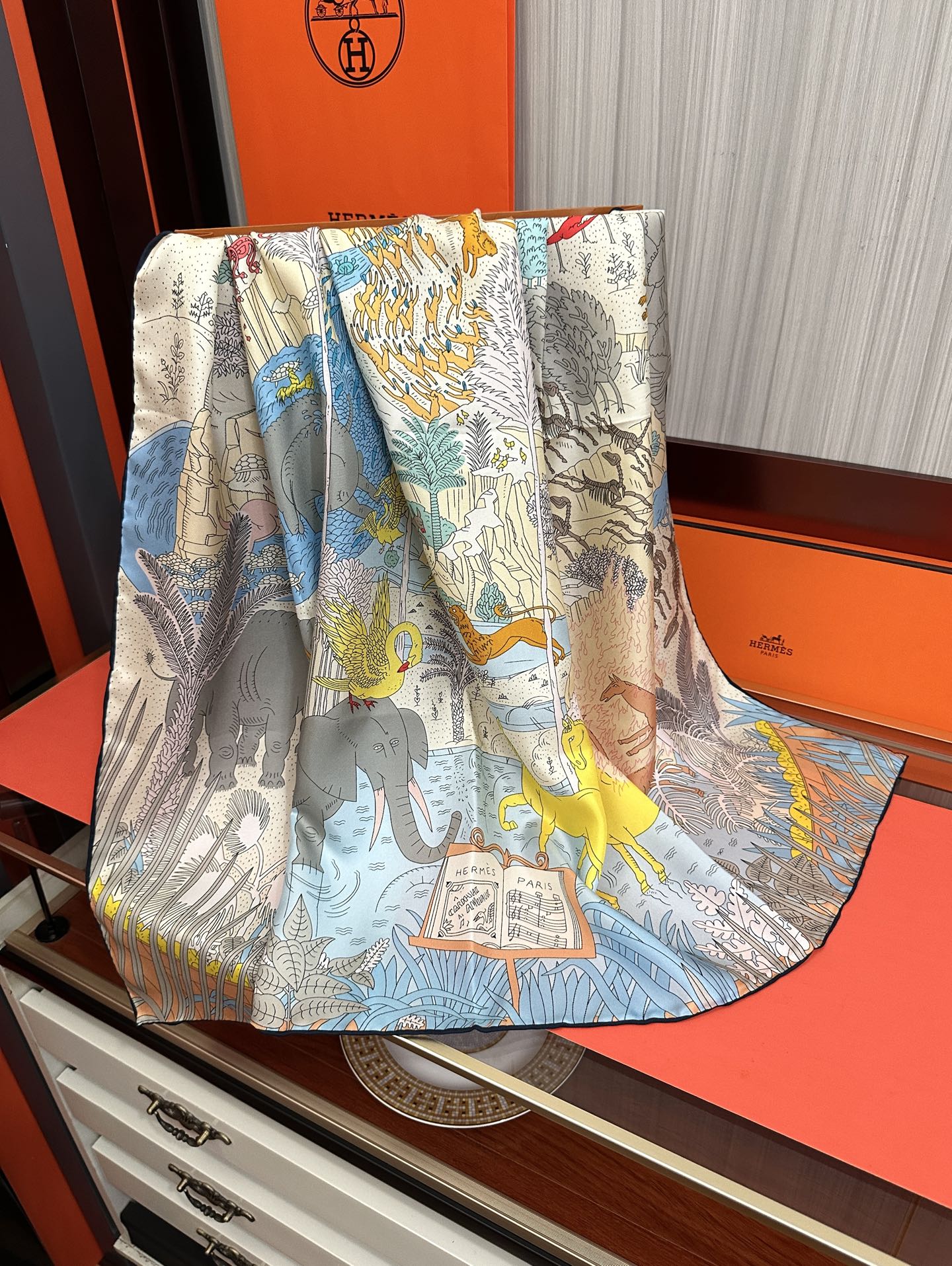 HERMES 26S SCARF 90 IN SILK 304199