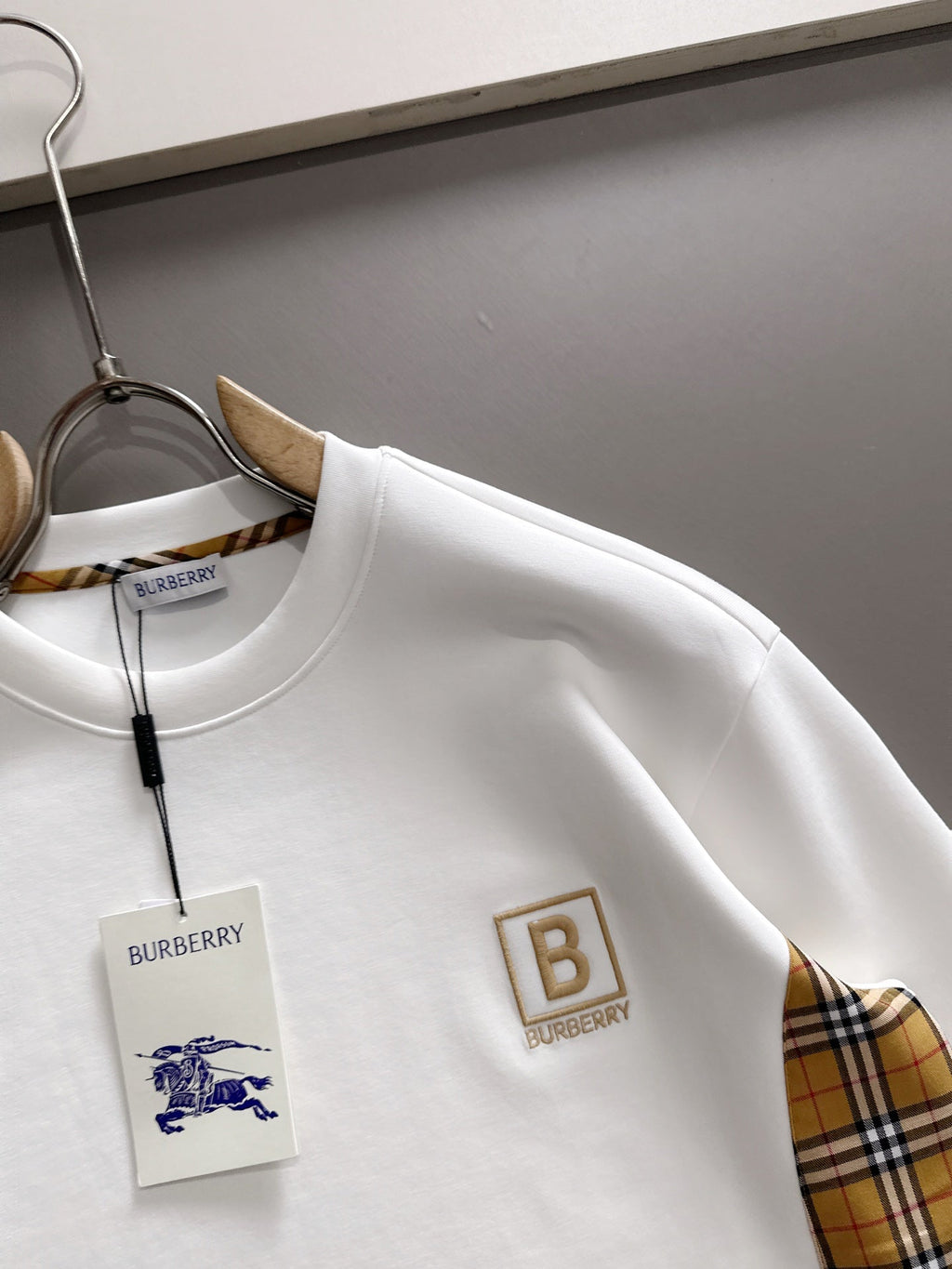 BURBERRY CHECK TRIM COTTON SWEATSHIRT IN WHITE