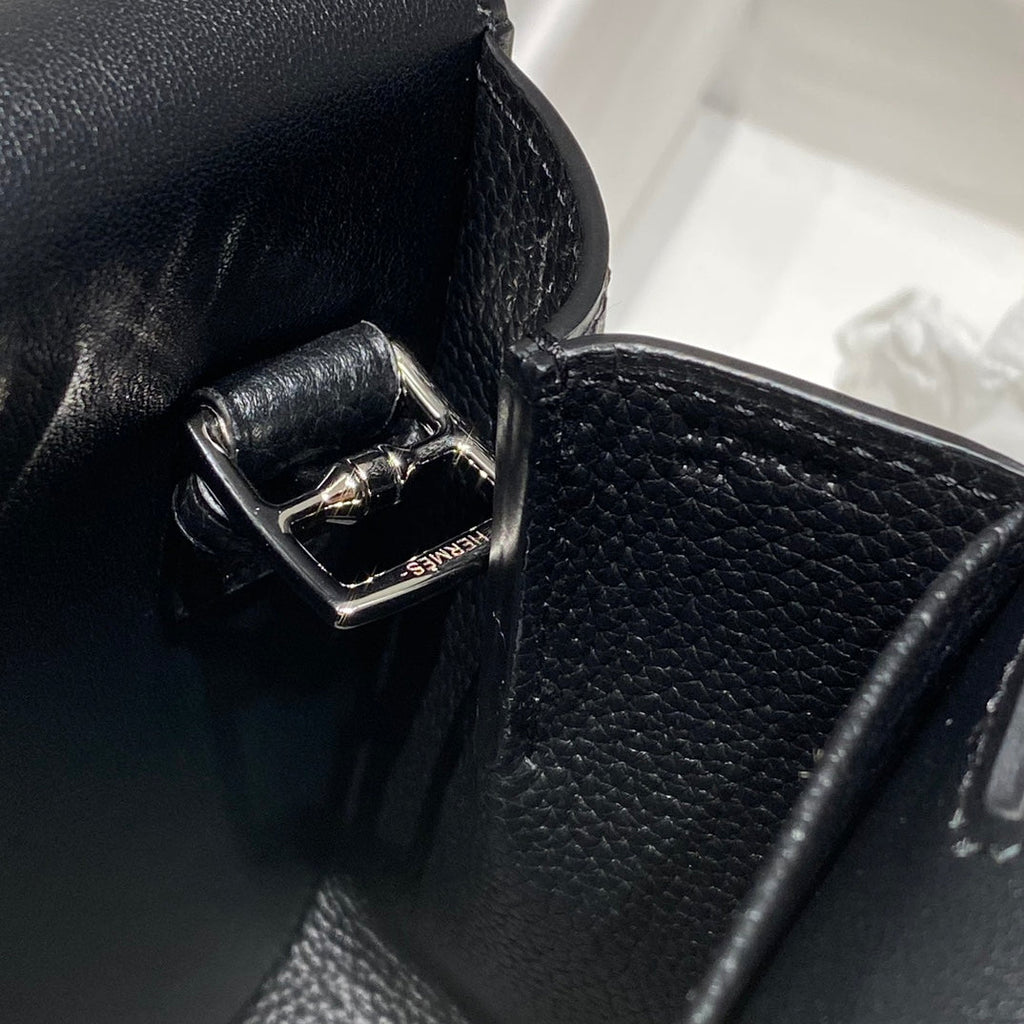 HALZAN 25 HANDLE BAG IN BLACK GRAINED CALFSKIN SILVER HARDWARE