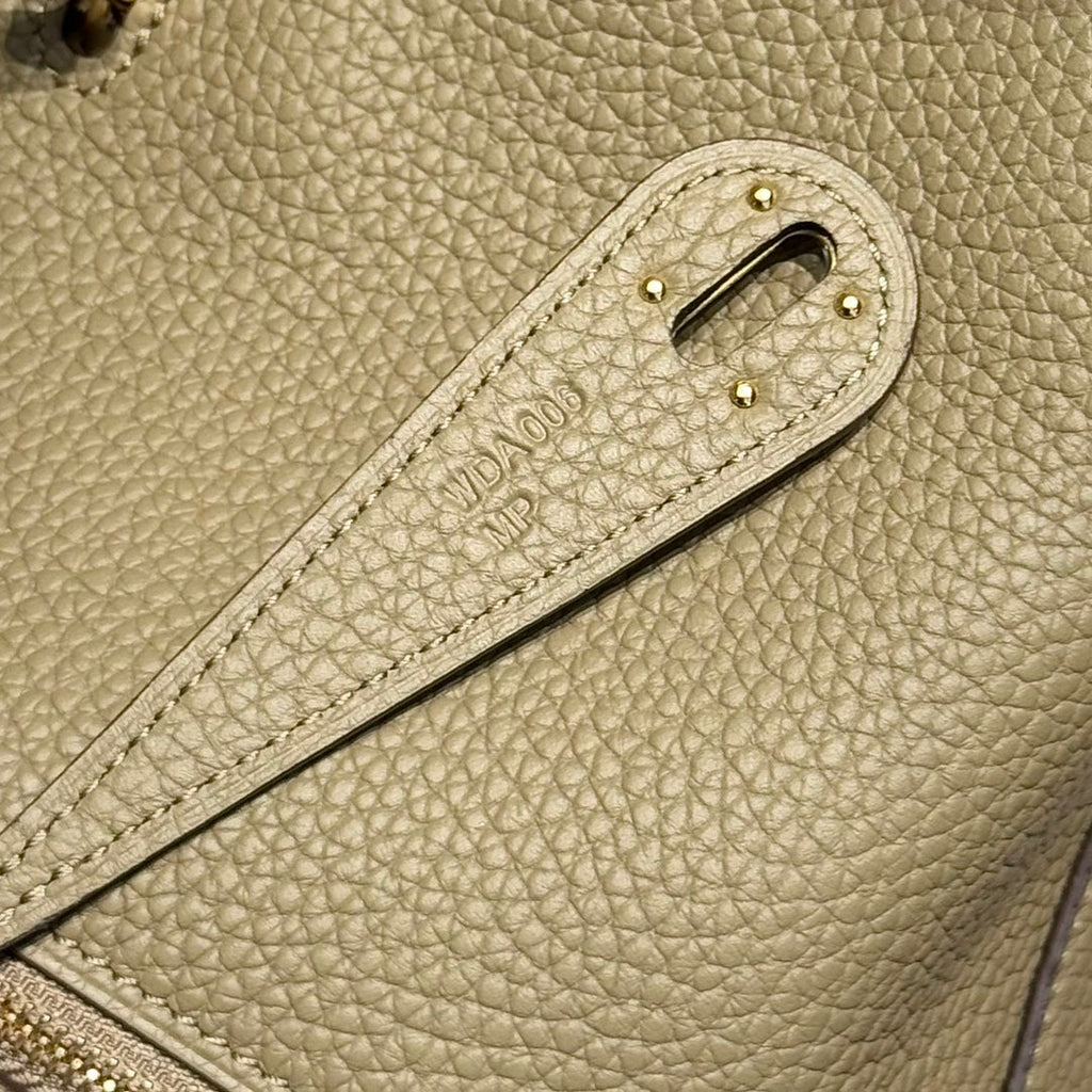 HERMES 25S MEDIUM LINDY 26 IN DARK KHAKI CALFSKIN GOLD HARDWARE
