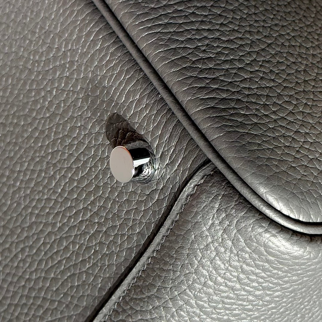 HERMES 25S MEDIUM LINDY 26 IN CHARCOAL GRAY CALFSKIN SILVER HARDWARE