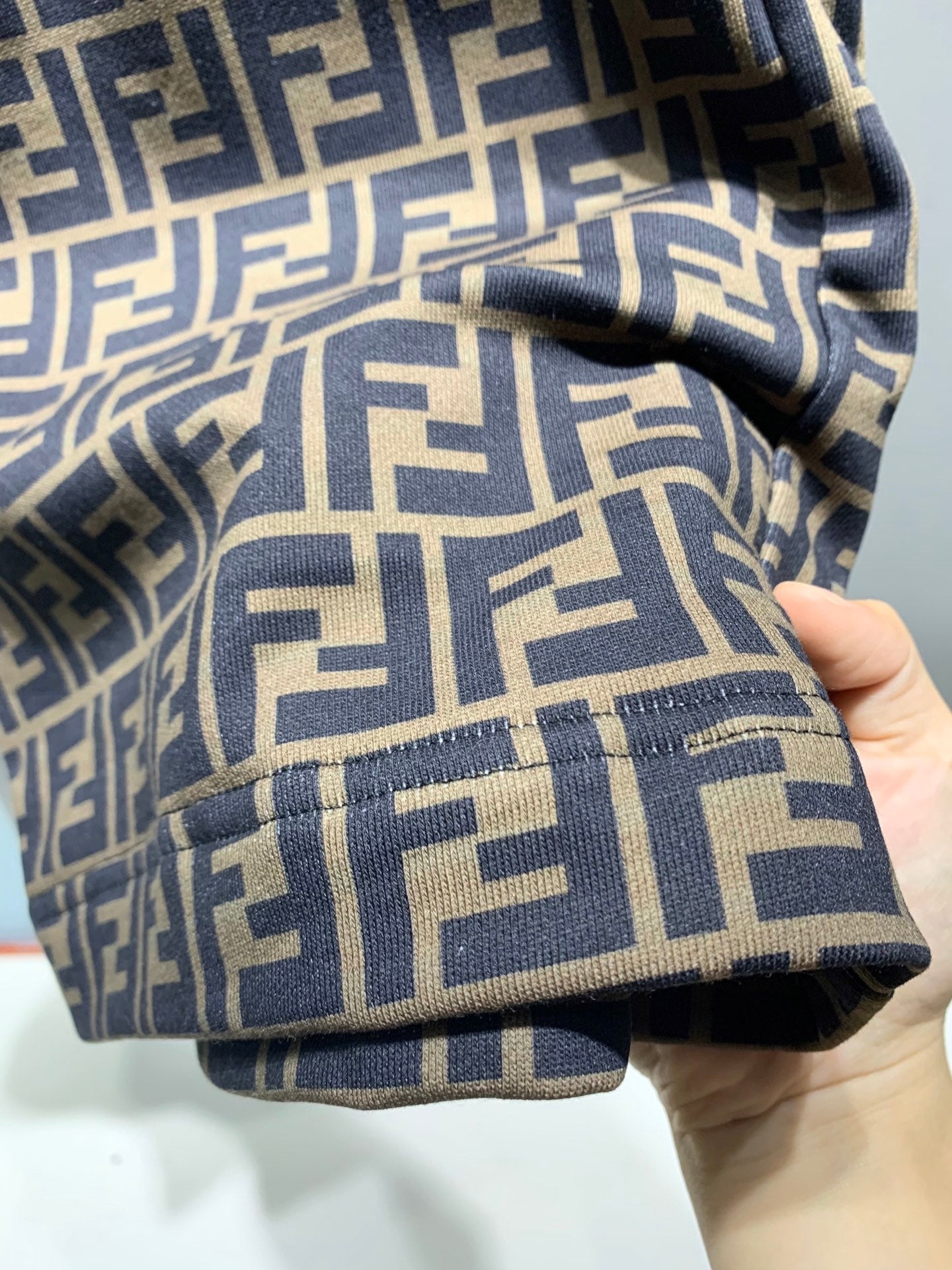FENDI 26S SHORTS 002
