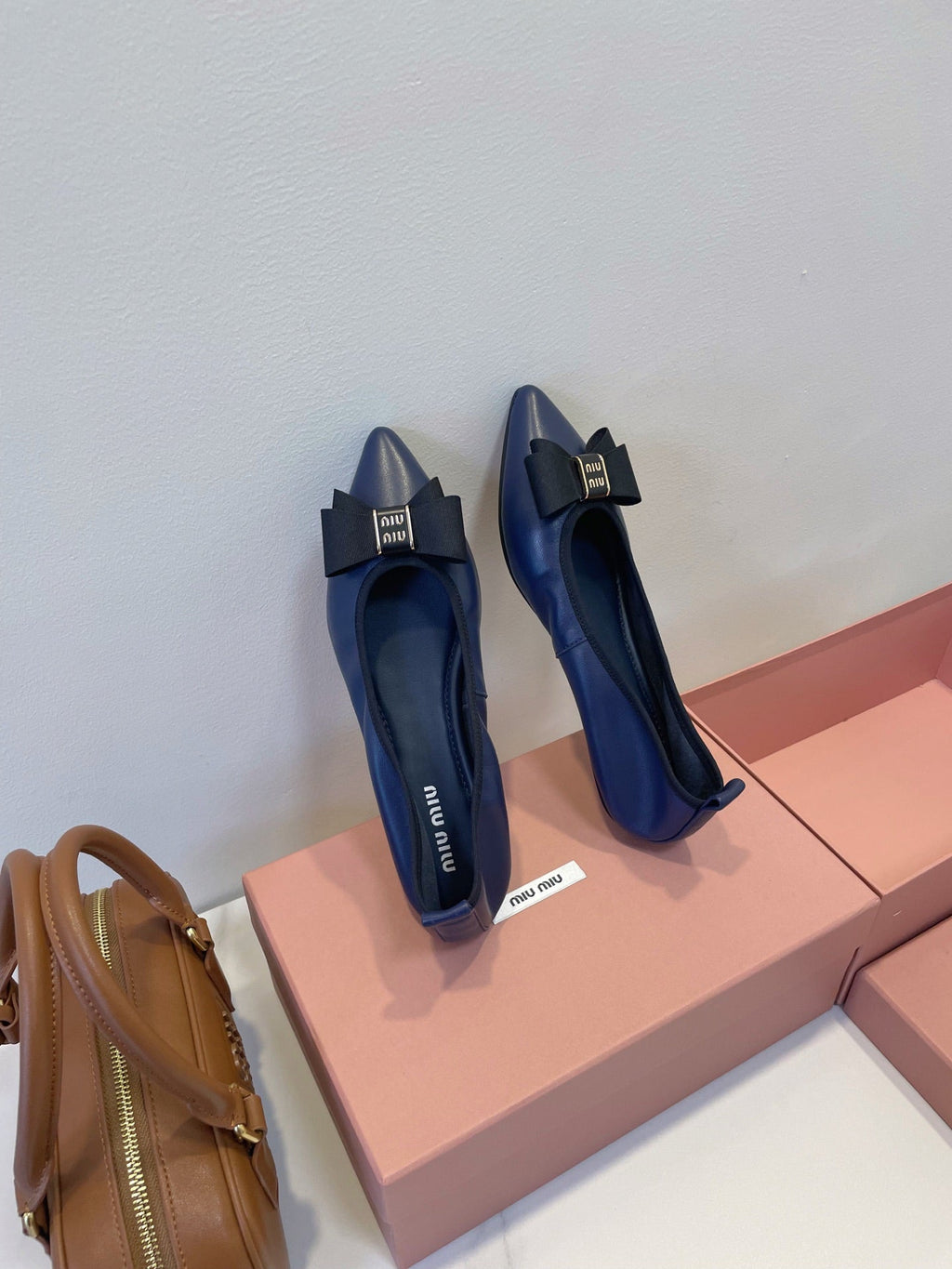 MIUMIU 26S BALLET FLATS IN NAVY BLUE CALFSKIN WITH BOW