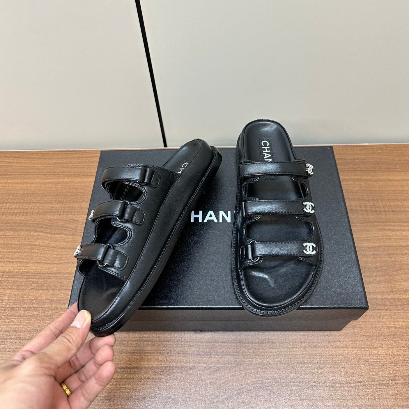 dad sandals black 3 rows lambskin mules