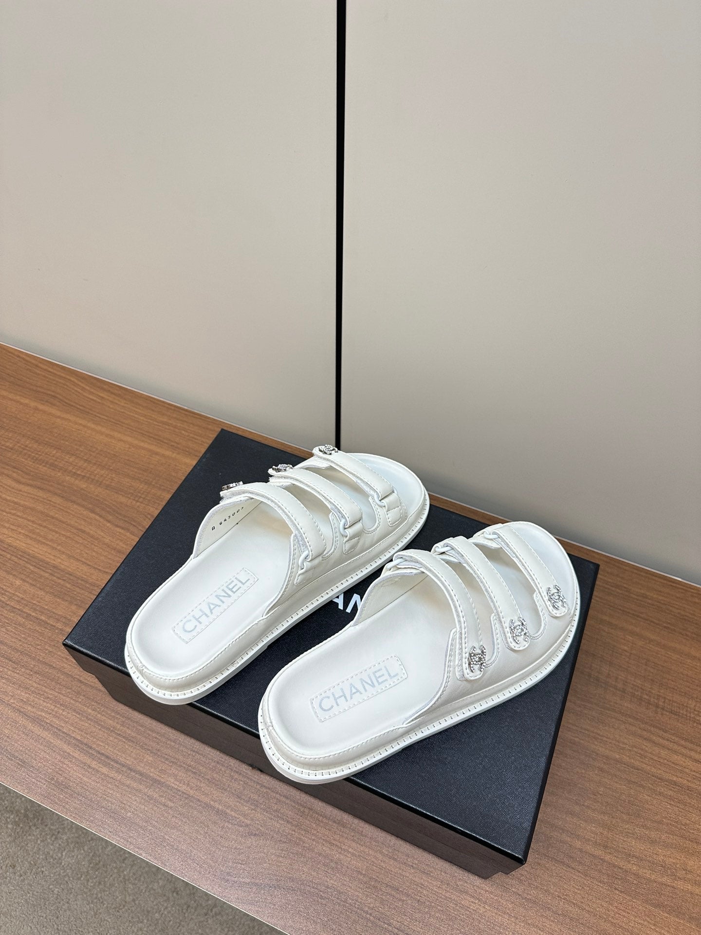 dad sandals white 3 rows lambskin mules