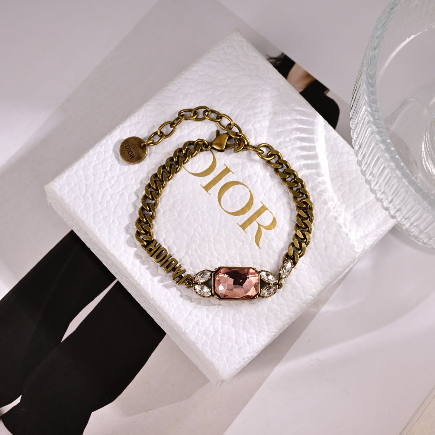 CD 26S DIOR LOGO PINK CRYSTAL CHAIN BRACELET IN AGED GOLD METAL 633120
