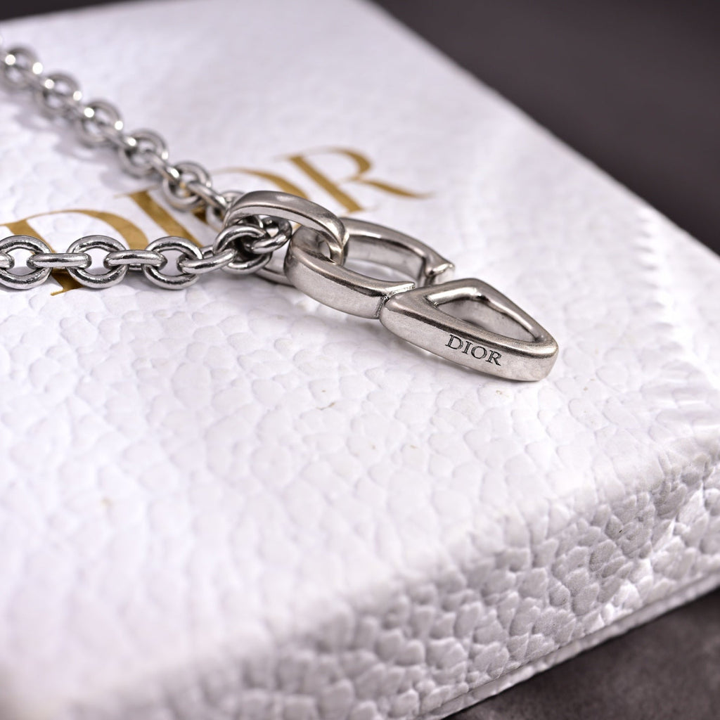CD 26S CD LOGO CHAIN LINK PENDANT NECKLACE IN SILVER METAL 633196