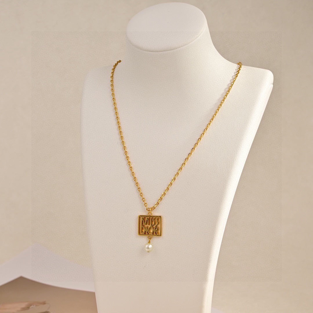CD 26S MISS DIOR LOGO PEARL PENDANT NECKLACE IN GOLD METAL