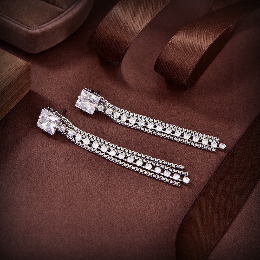 MIUMIU 26S SQUARE CRYSTAL CASCADE TASSEL DROP EARRINGS IN SILVER TONE METAL 635075