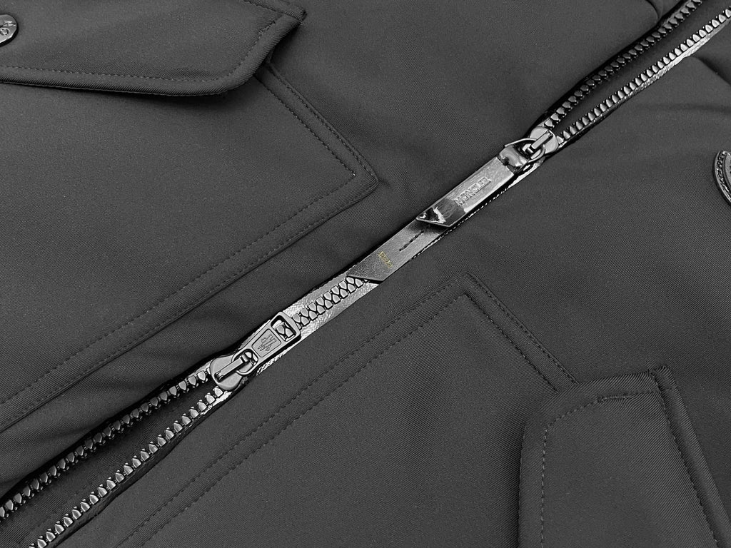 MONCLER 25S SLEEVELESS JACKET 347