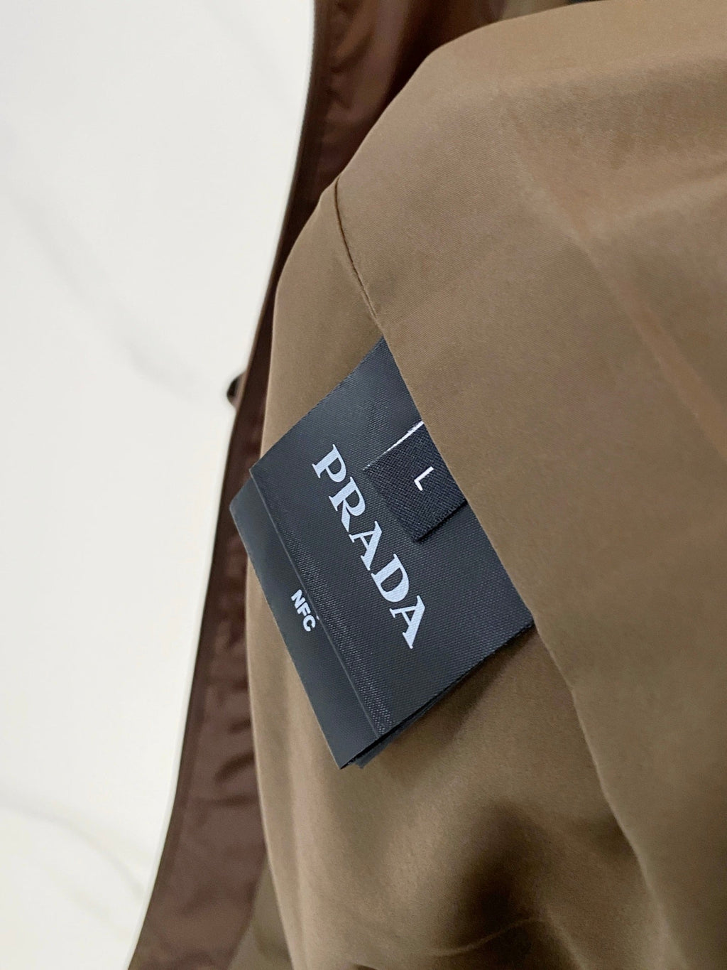 PRADA 26S SLEEVELESS HOODED JACKET 785
