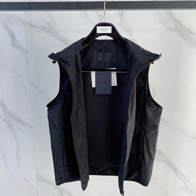 PRADA 26S SLEEVELESS HOODED JACKET 786