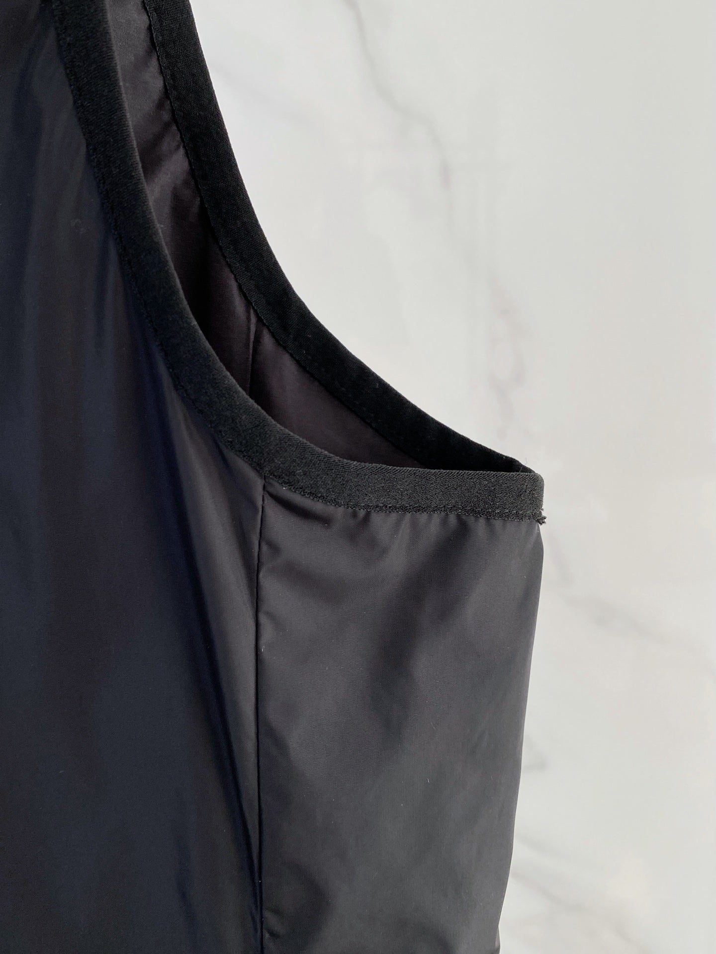 PRADA 26S SLEEVELESS HOODED JACKET 786