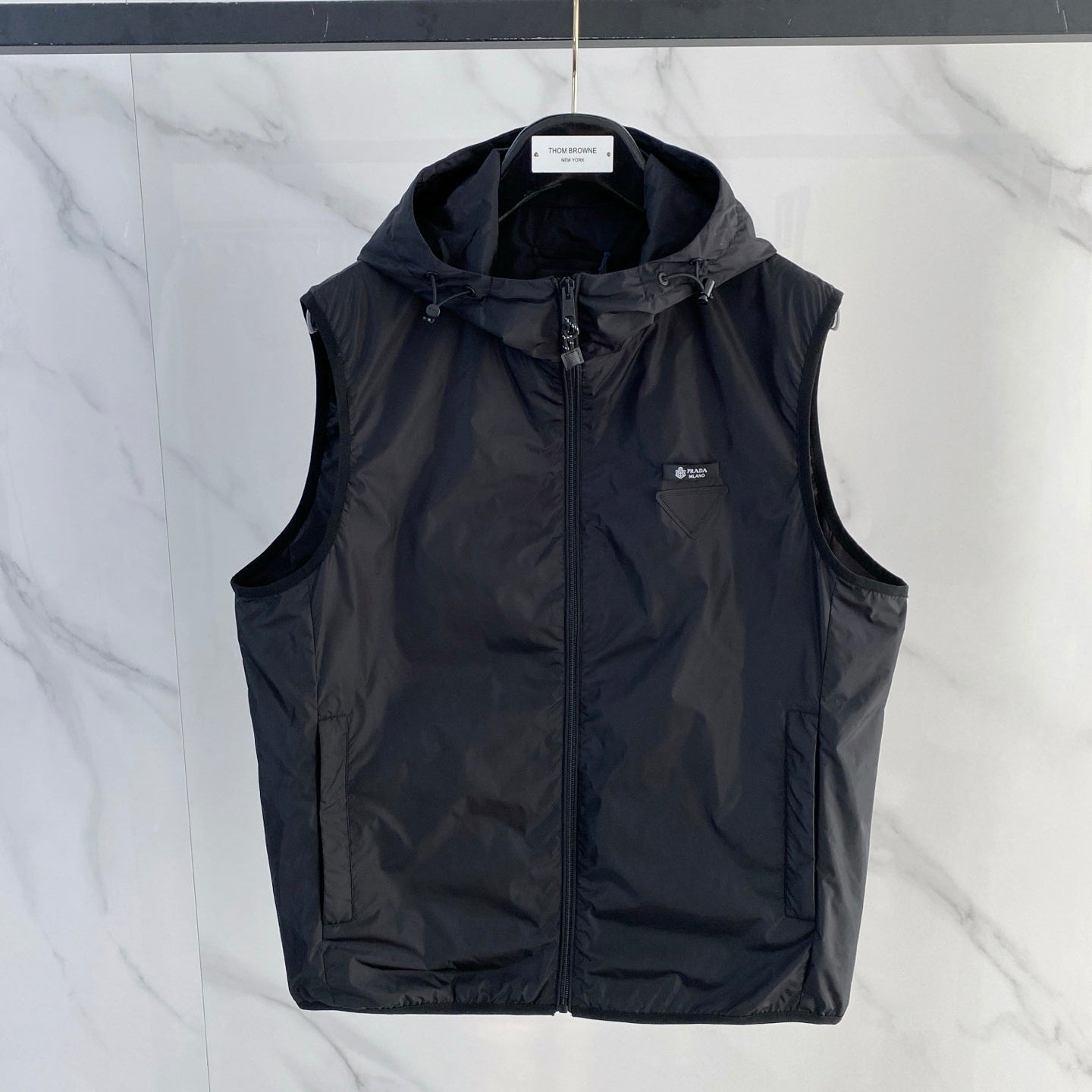 PRADA 26S SLEEVELESS HOODED JACKET 786