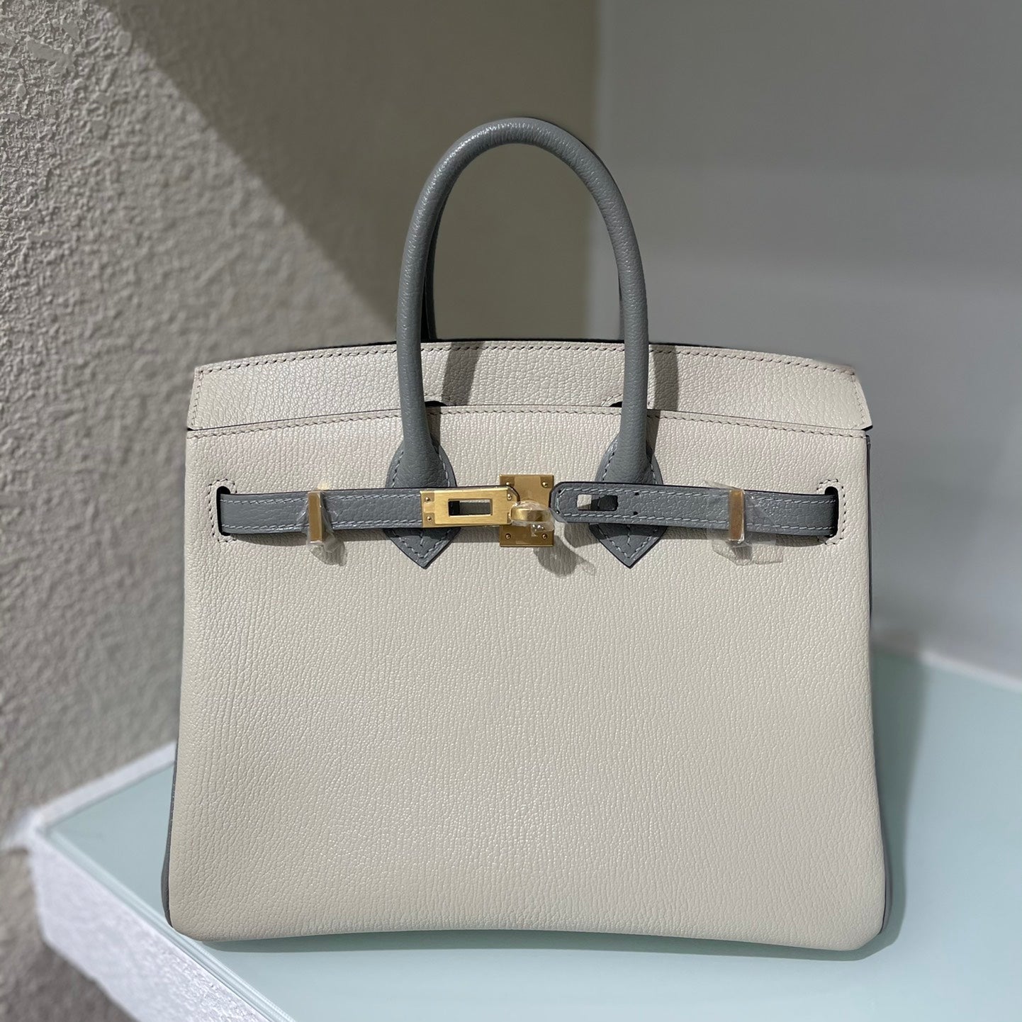 HM 25S BIRKIN 25 CM IN BEIGE GRAY LAMBSKIN WITH GOLD HARDWARE