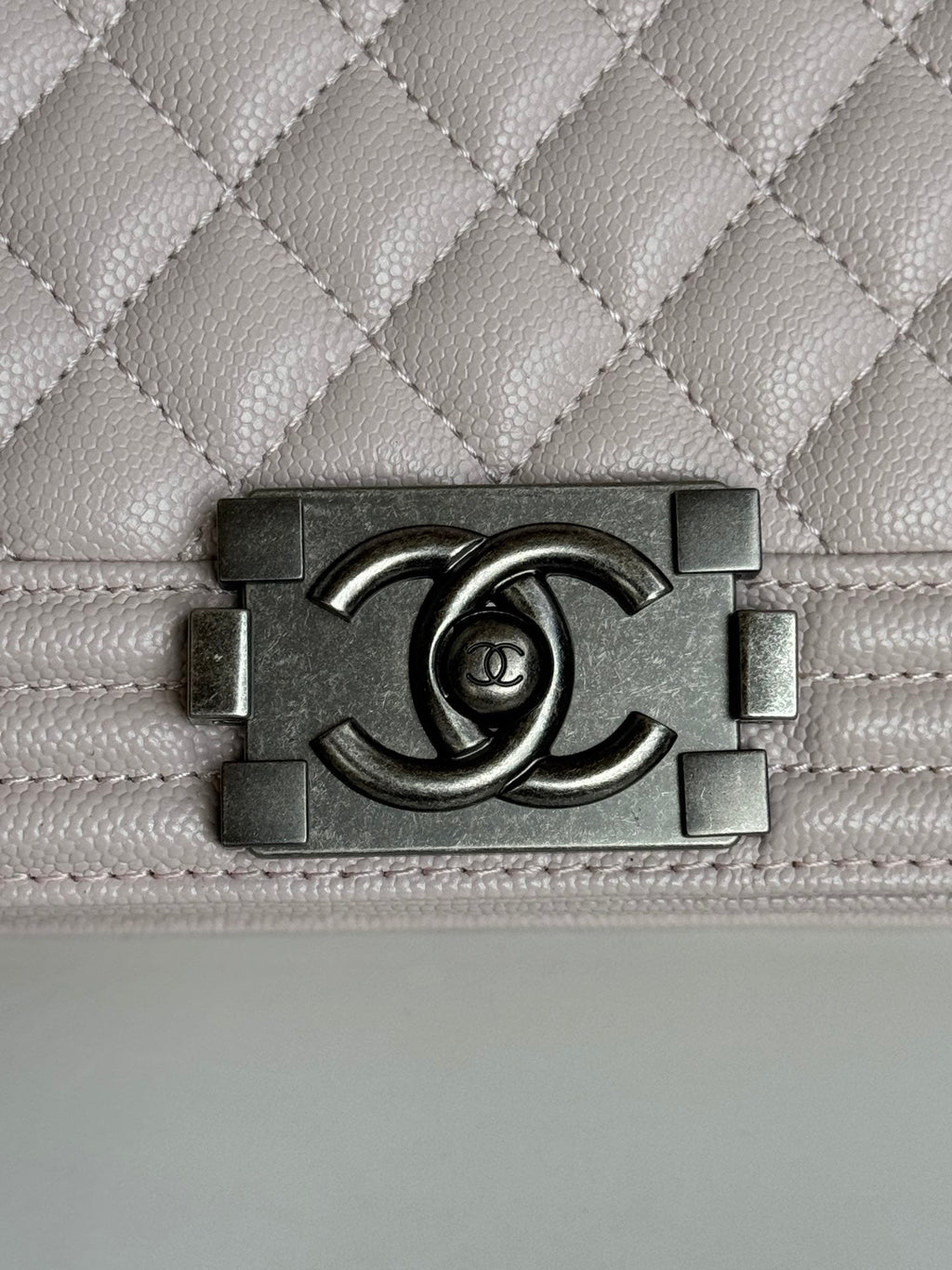 BOY BAG MEDIUM 25 IN PINK NUDE CALFSKIN