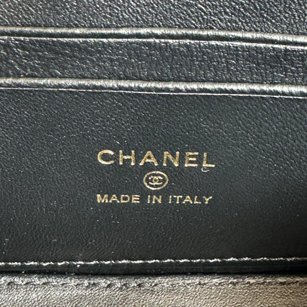 SMALL VANITY CASE 17 WITH HANDLE IN BLACK CALFSKIN GOLD METAL CHAIN