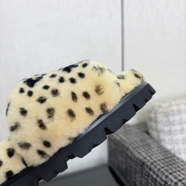 CHANEL 26S PLATFORM SLIDE SANDALS IN BEIGE AND BLACK SHEARLING DALMATIAN PRINT