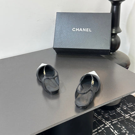 CHANEL 26S FLAT POINTED-TOE SLINGBACKS  IN BLACK AND WHITE LAMBSKIN
