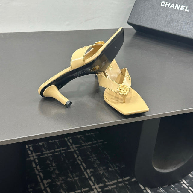 CHANEL 26S HIGH-HEEL THONG SANDALS IN LIGHT YELLOW LAMBSKIN WITH FLOWER DETAIL