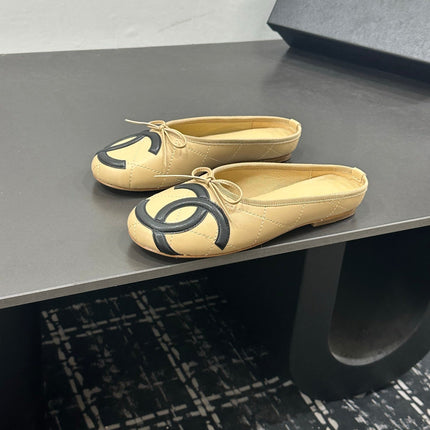 CHANEL 26S BALLET FLATS IN BEIGE CALFSKIN WITH BLACK CC LOGO