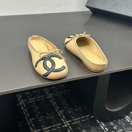 CHANEL 26S BALLET FLATS IN BEIGE CALFSKIN WITH BLACK CC LOGO