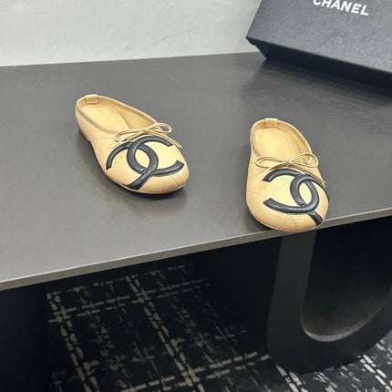 CHANEL 26S BALLET FLATS IN BEIGE CALFSKIN WITH BLACK CC LOGO