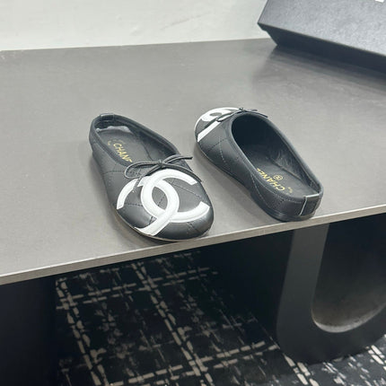 CHANEL 26S BALLET FLATS IN BLACK CALFSKIN WITH WHITE CC LOGO