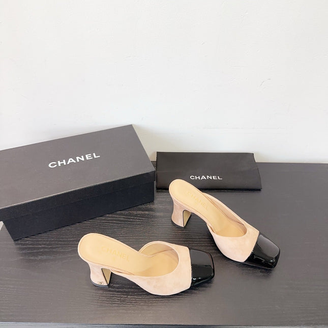 CHANEL MULES IN BLACK AND BEIGE SUEDE