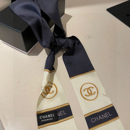 CHANEL 26S TWILLY SCARF IN SILK 424005